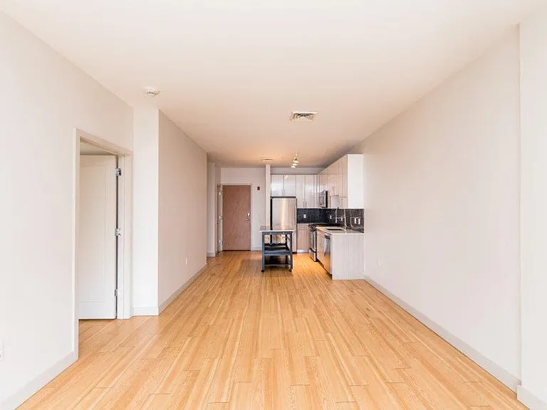 West Square Apartments — Photo 129