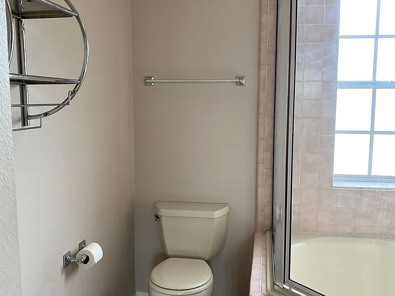 2542 Lancaster Ct — Photo 13