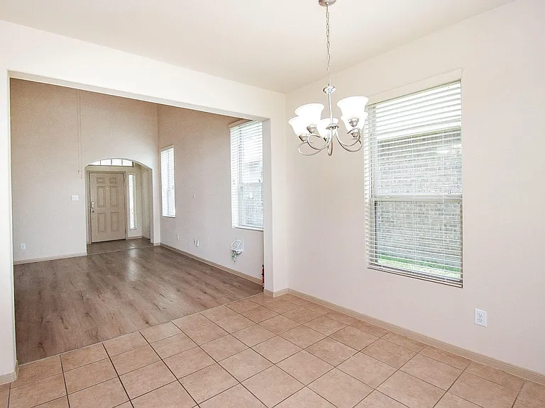 2106 Harmon Crest Ct — Photo 11