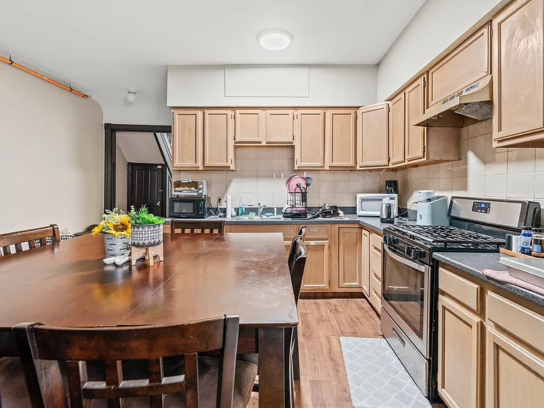 4127 Woodland Ave — Photo 3