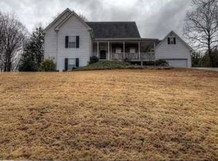 9065 Farmshaw Dr, Gainesville, GA