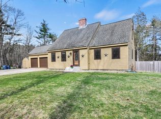 28 Adams Rd, Hubbardston, MA 01452