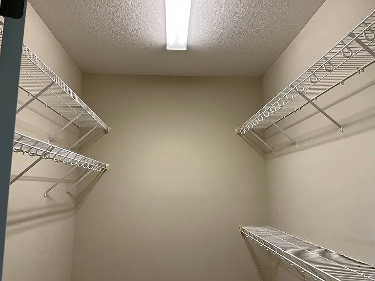 111 Cavalier Dr — Photo 20