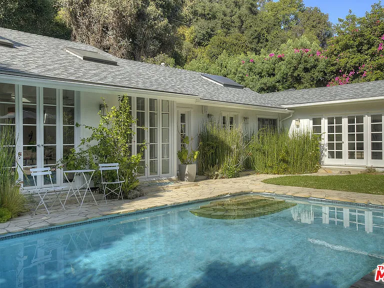 2761 Hutton Dr — Photo 3