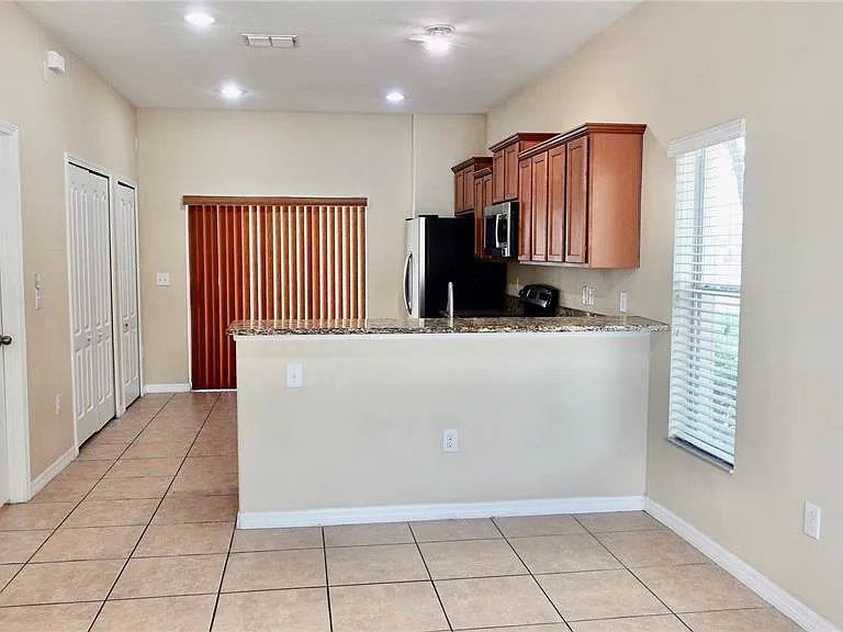 8548 Gablebend Way — Photo 12