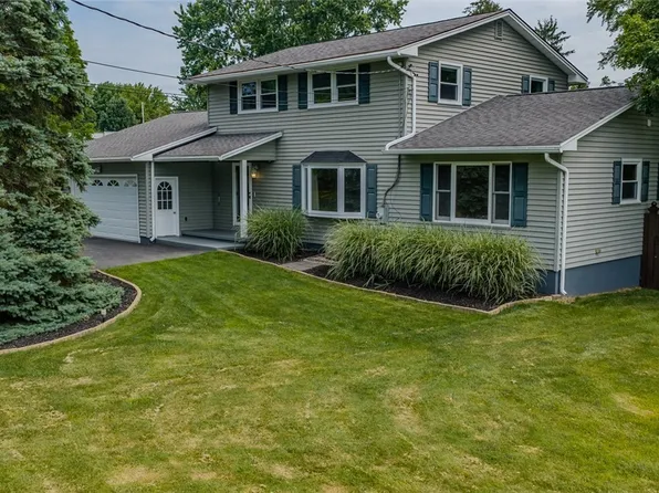 7640 Merritt Dr, Baldwinsville, NY 13027