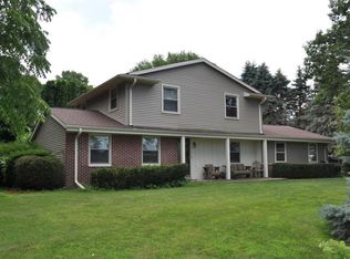 W236S7920 Highland Dr, Big Bend, WI 53103