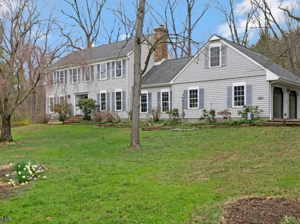 66 Grayrock Rd, Clinton Twp., NJ 08809