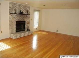 4 Darby Ct, Manalapan, NJ 07726