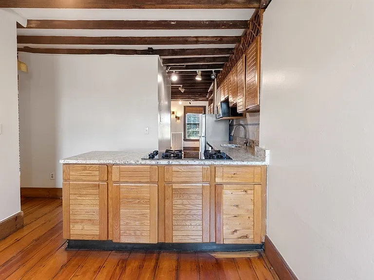 31 Myrtle St #4 — Photo 11