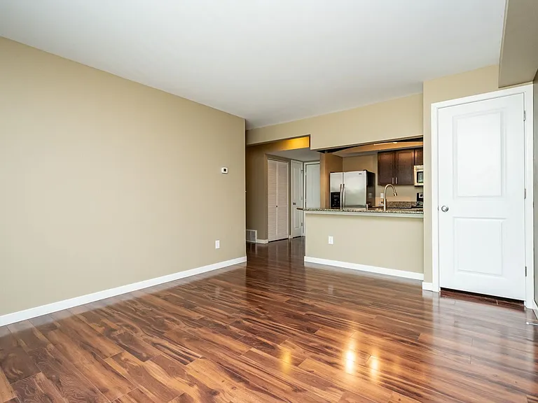 1000 Oakcrest St — Photo 19