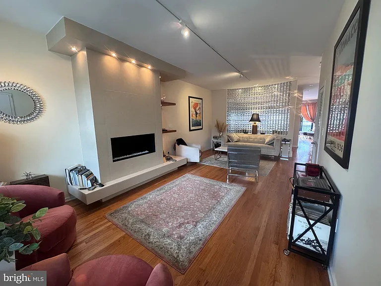 1443 S St NW #1 — Photo 2