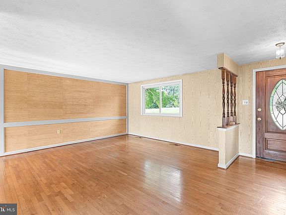 5th image of 10624 Runaway Ln