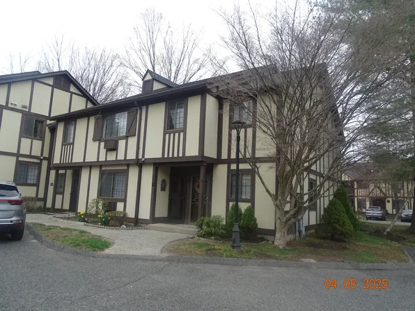 1 Andover Court #1, Brookfield, CT 06804