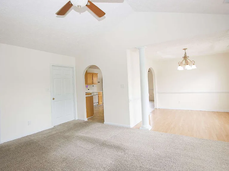 106 Harvest Ln — Photo 6