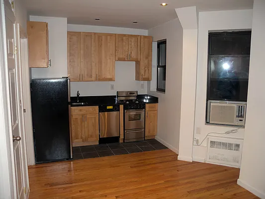 Rented by Gallery Real Estate Group, LLC | media 32