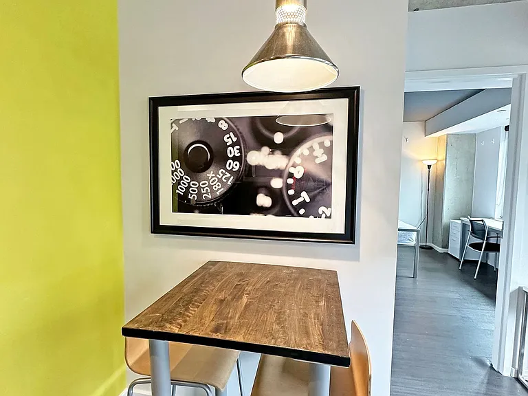 105 Champagne Ave S #1517 — Photo 2