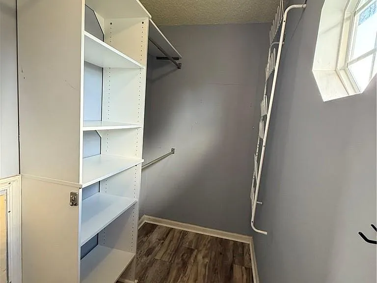 513 Sydenham Blvd — Photo 17