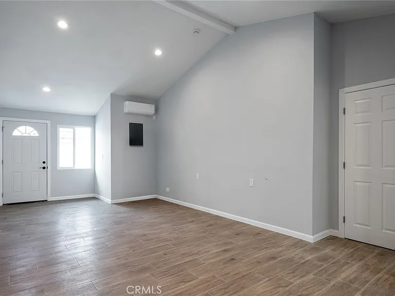 1514 E Young St #1 — Photo 2