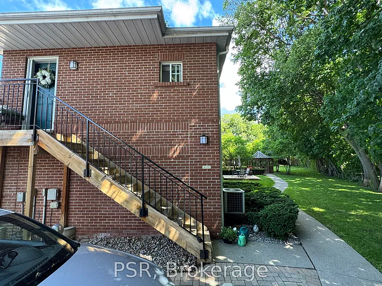1361 Bayview Ave #CH1 — Photo 2