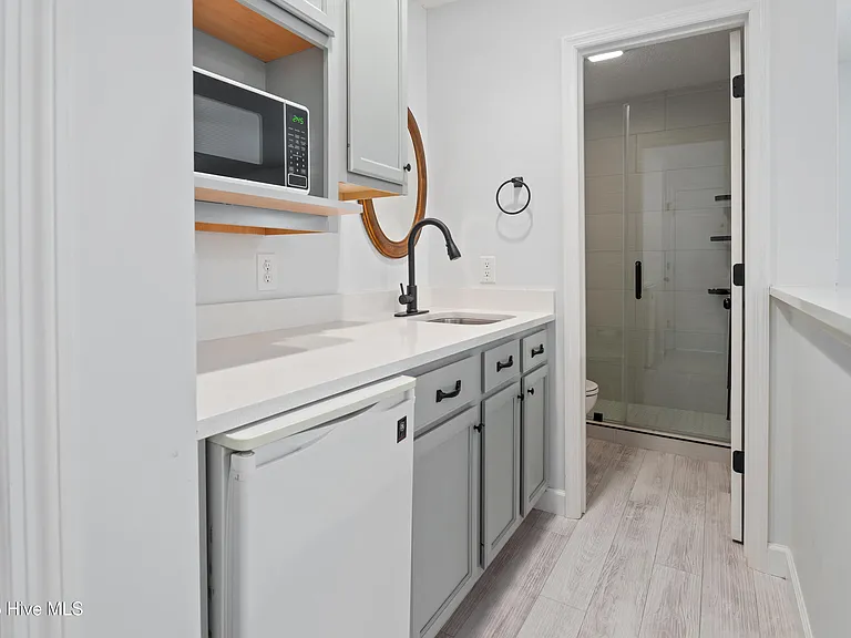 3350 Club Villas Dr #806 — Photo 18