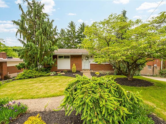 3rd image of 439 Arbor Ln