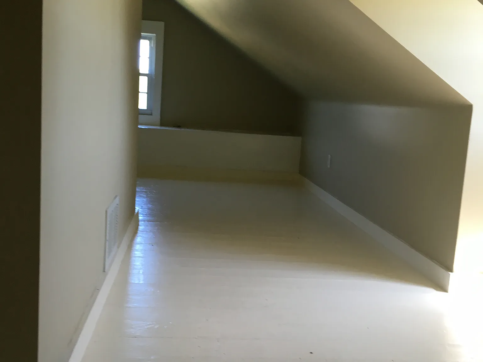 3 bed, 1600 sqft, $1,900 — Photo 4