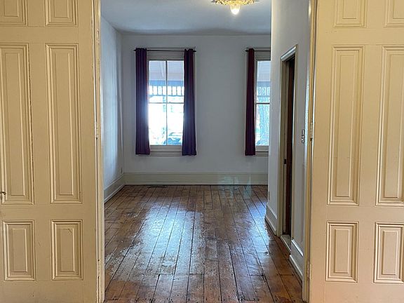 3rd image of 207 Main St Floor 1