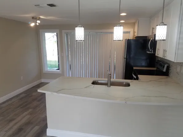 415 Falkland Rd, Venice, FL 34293