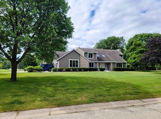 16505 Deer Creek Pkwy, Brookfield, WI 53005