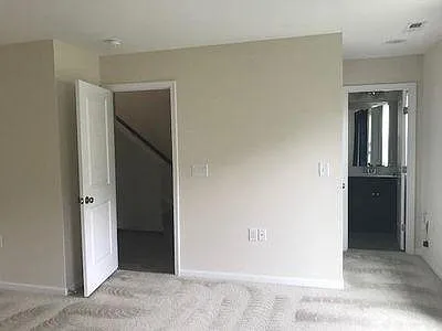 1407 Regents Ln — Photo 7