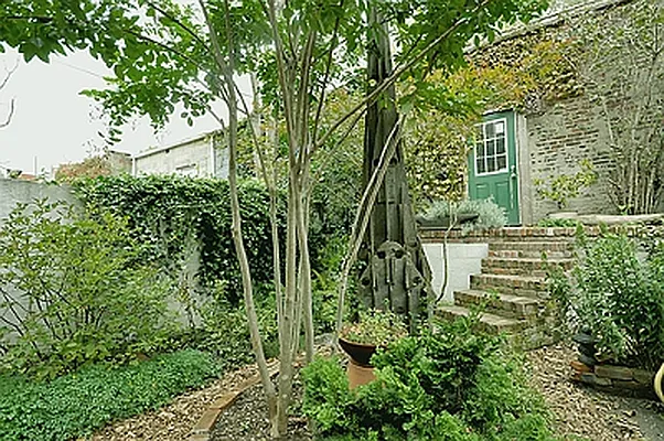 Sold by Realty Collective | media 1