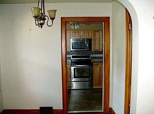 4th image of 6506 Roosevelt Ave