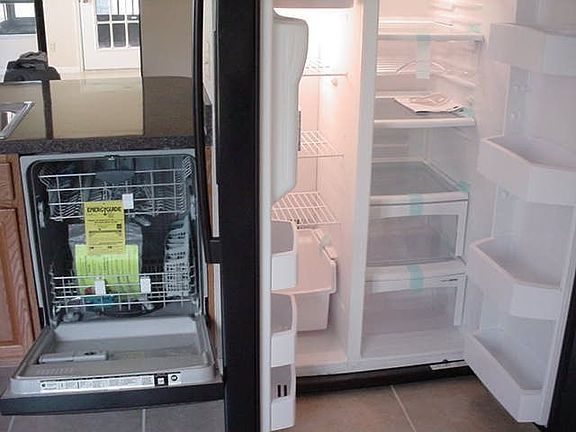 new frig and Dishwasher