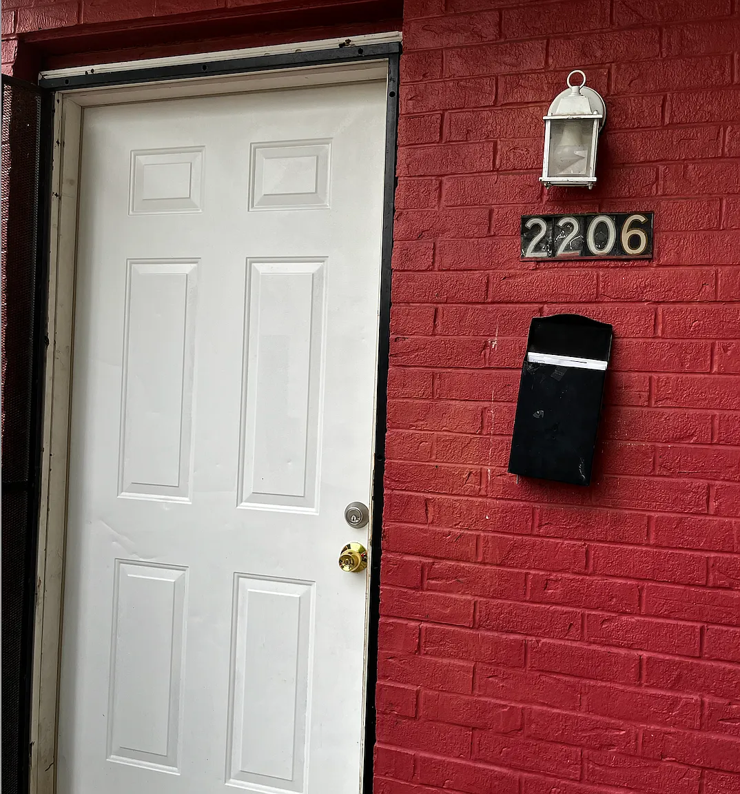 3 bed, 1998 sqft, $1,250 — Photo 1