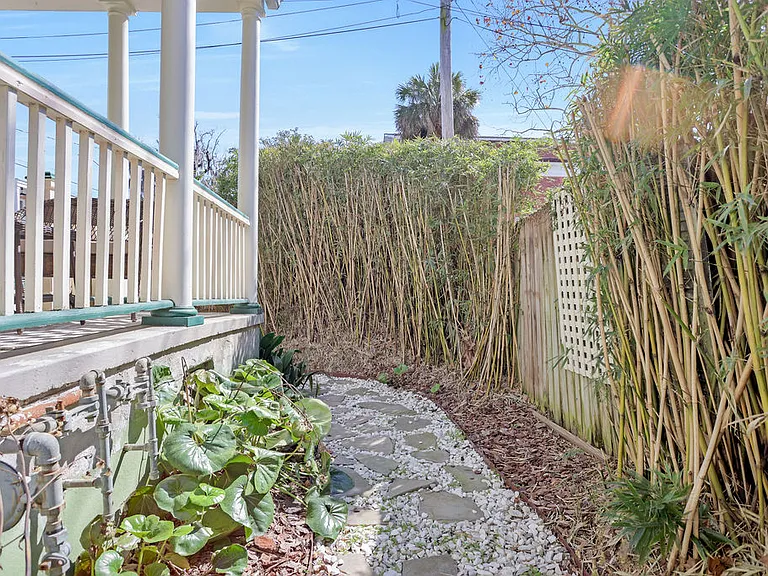 1815 Barnard St — Photo 46