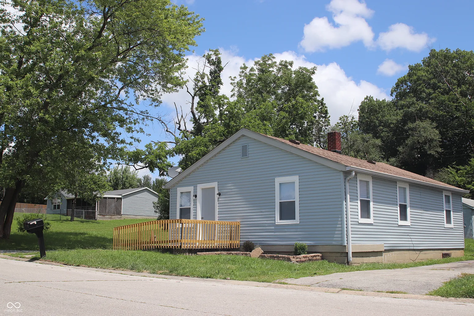 707 S Mickley Ave photo 1