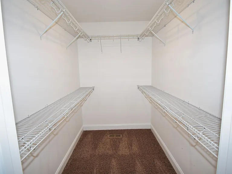 207 Geneva Ln — Photo 25