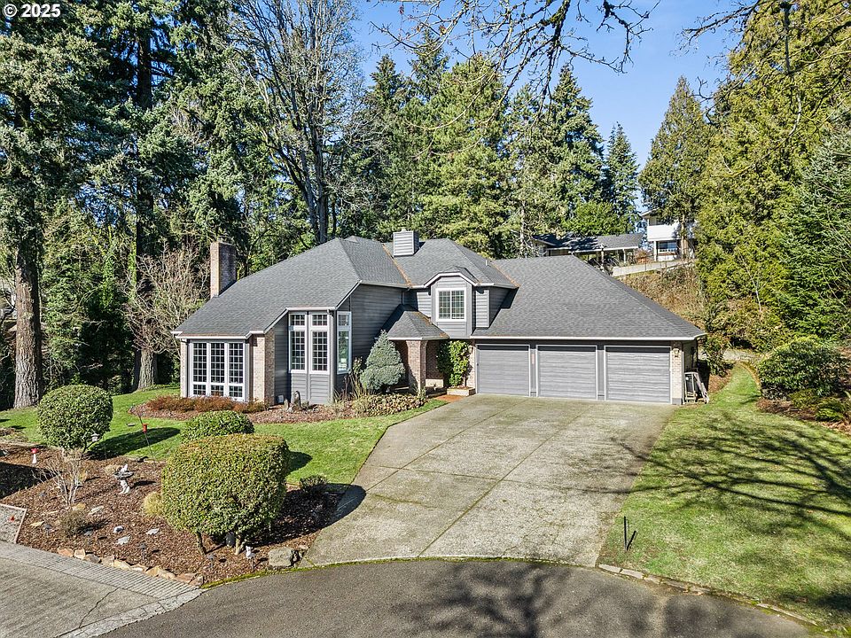 1st image of 2402 SE 113th Ct