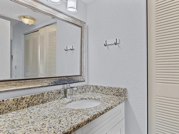 4th image of 900 Cove Cay Dr #2D-1-1