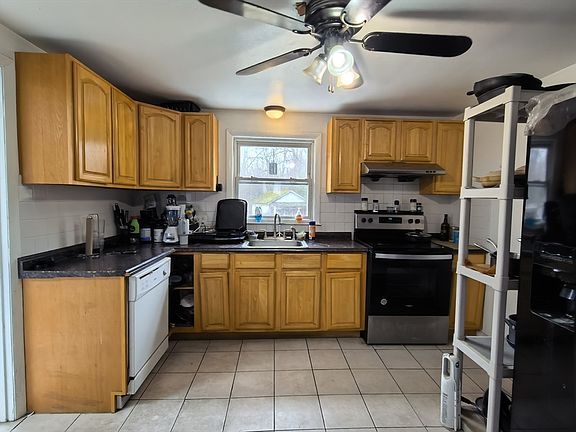 4th image of 200 N Quinsigamond Ave