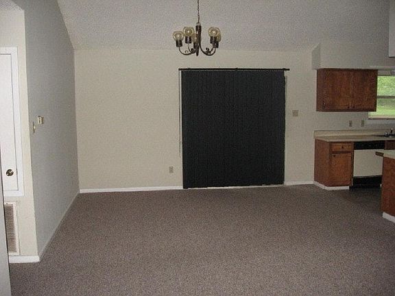 4th image of 1056 Stanton St