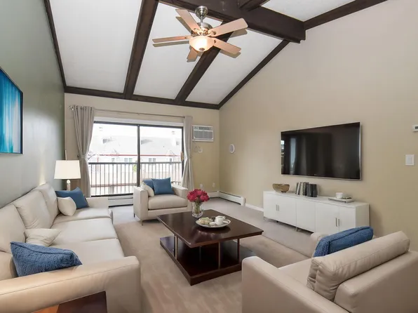 7350 York Ave S APT 207, Minneapolis, MN 55435