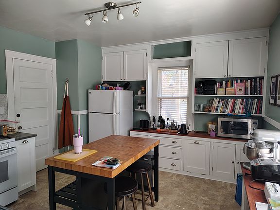 4th image of 2847 31st Ave S APT 1