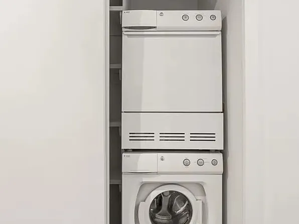 365 Bridge Street image 6 of 21