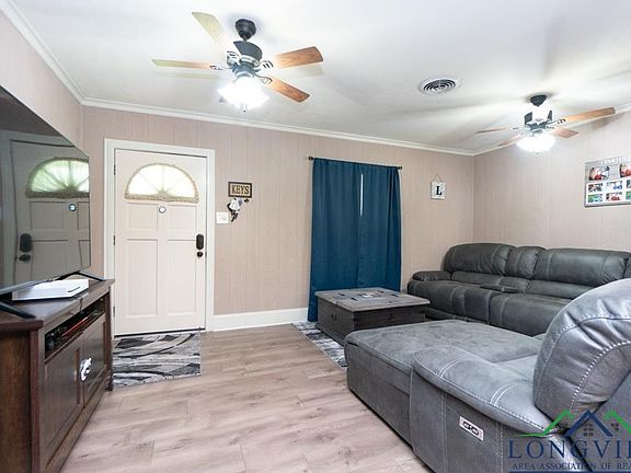 3rd image of 3018 S Broadway Blvd