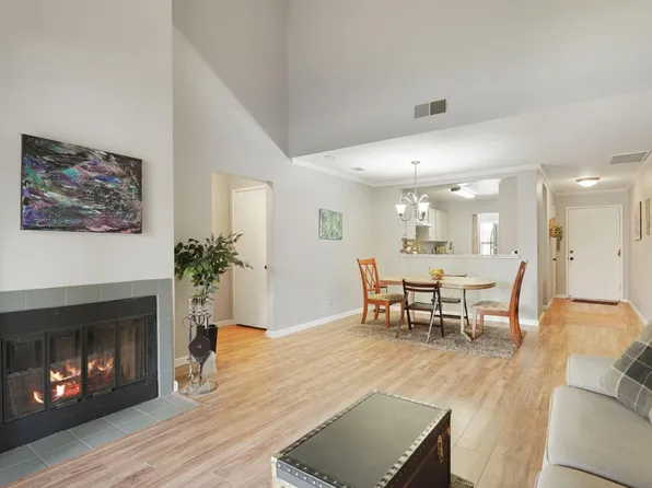 2401 Eilers Ln Unit 304, Lodi, CA 95242