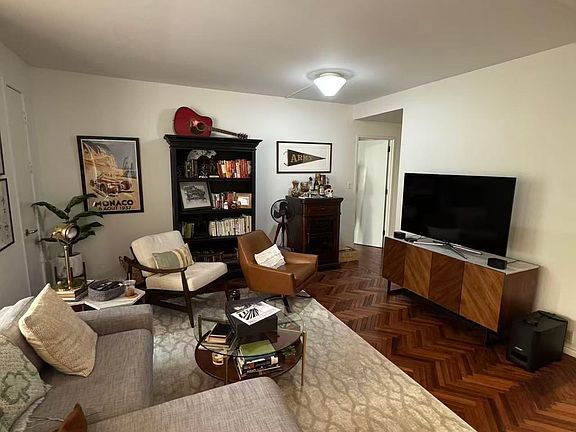 3rd image of 216 E 47th St #4B
