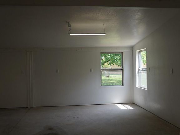 4th image of 726 E Brennan Dr