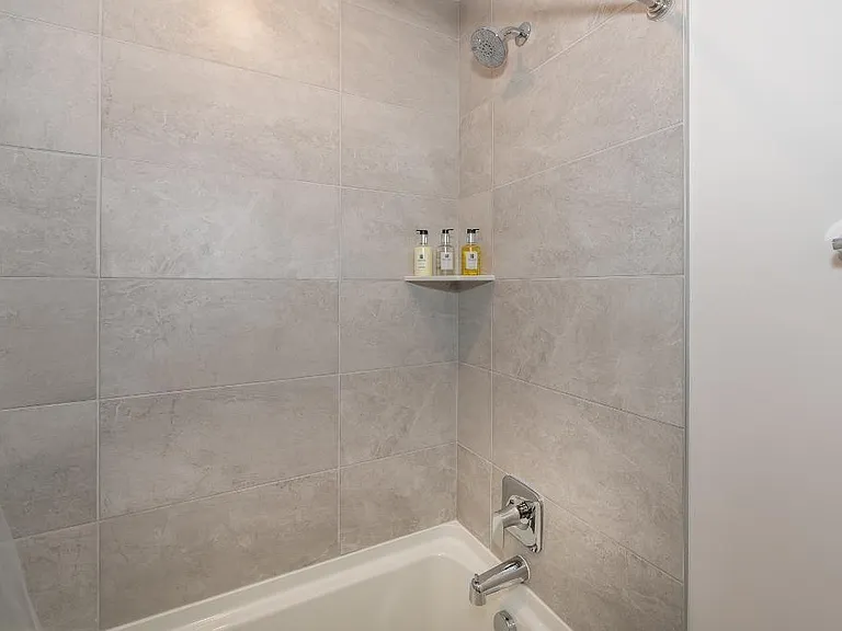 7488 Gramercy Cir — Photo 52